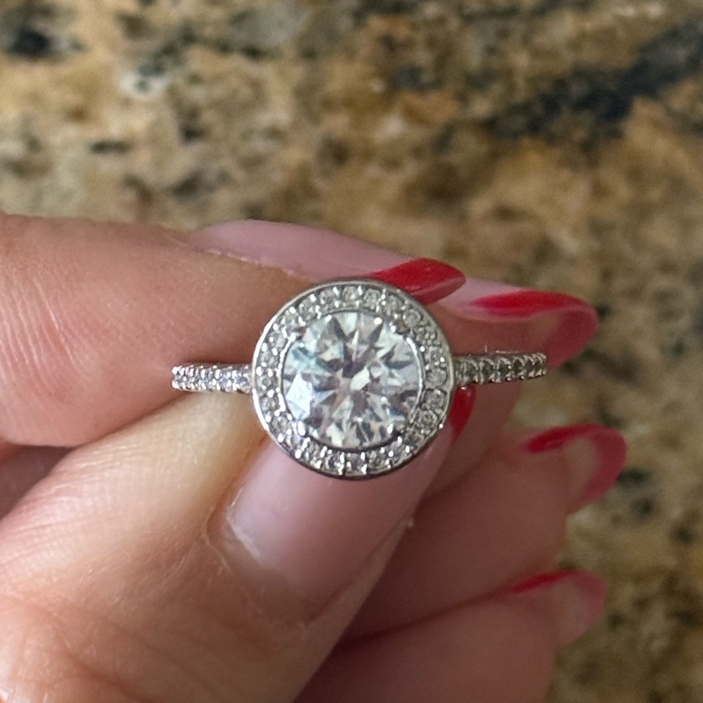 Elegant Silver Diamond Ring size 7